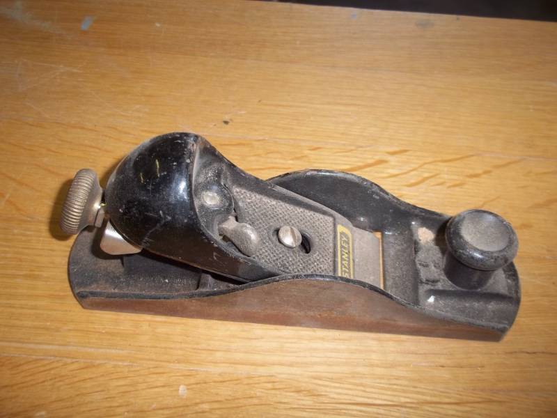 lot 51 image: 7 Stanley wood plane
