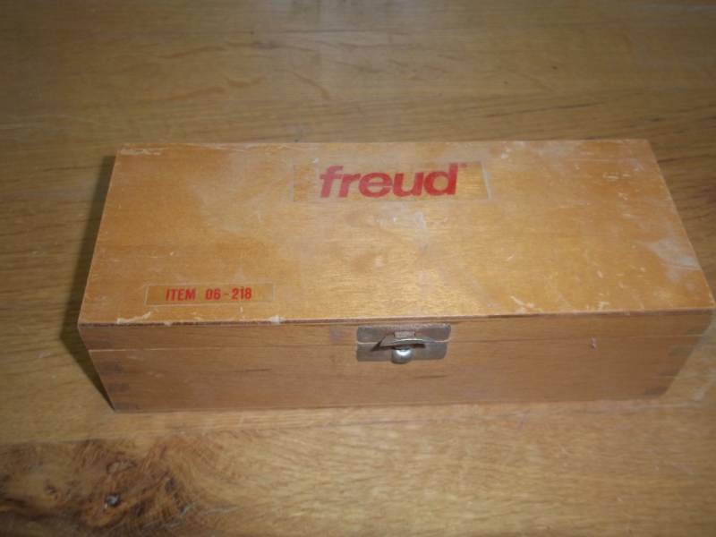 lot 69 image: freud item 06-218 2 router bit