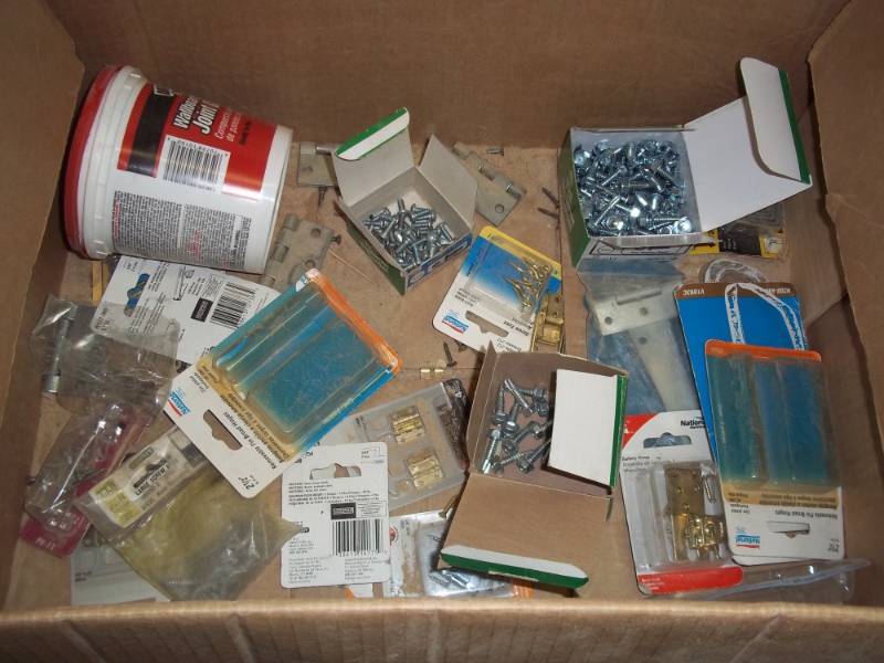 lot 98 image: lot of assorted screws, hinges, joint compound