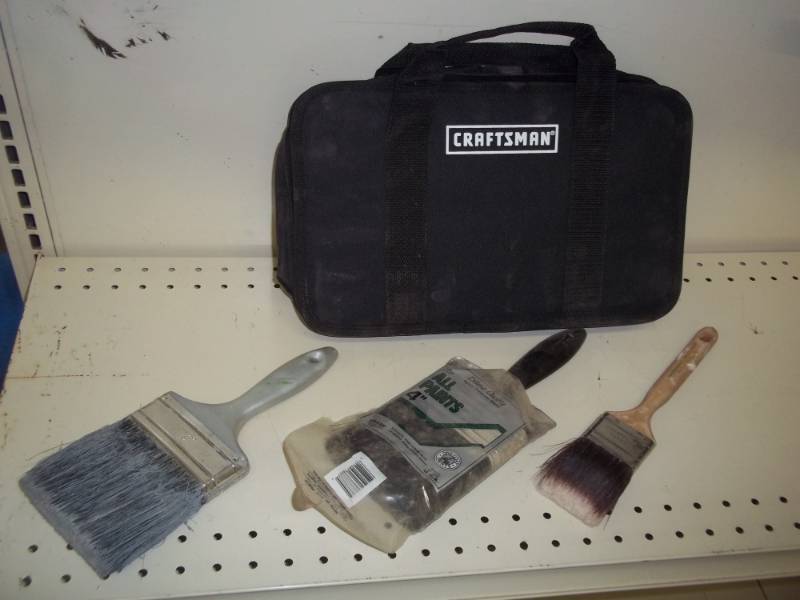 lot 104 image: craftsman bag and 3 paint brushes