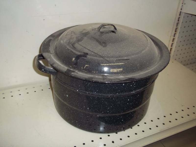 lot 118 image: Canning pot wlid