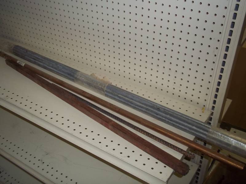 lot 122 image: assorted metal rods