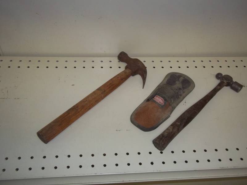 lot 147 image: 2 hammers and belt holster