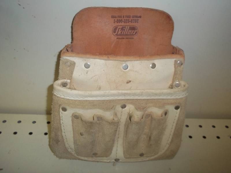 lot 148 image: tool pouch
