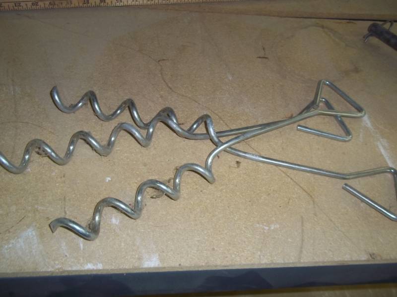 lot 203 image: dog chain anchors