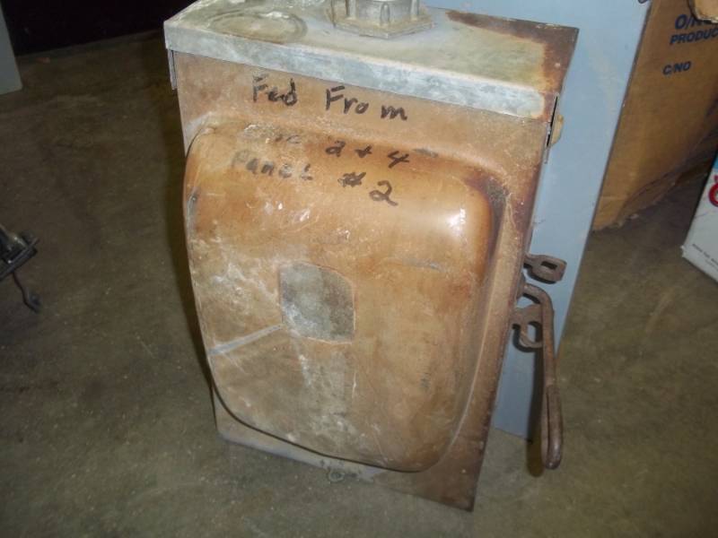 lot 207 image: fuse panel