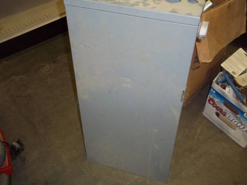 lot 208 image: fuse panel