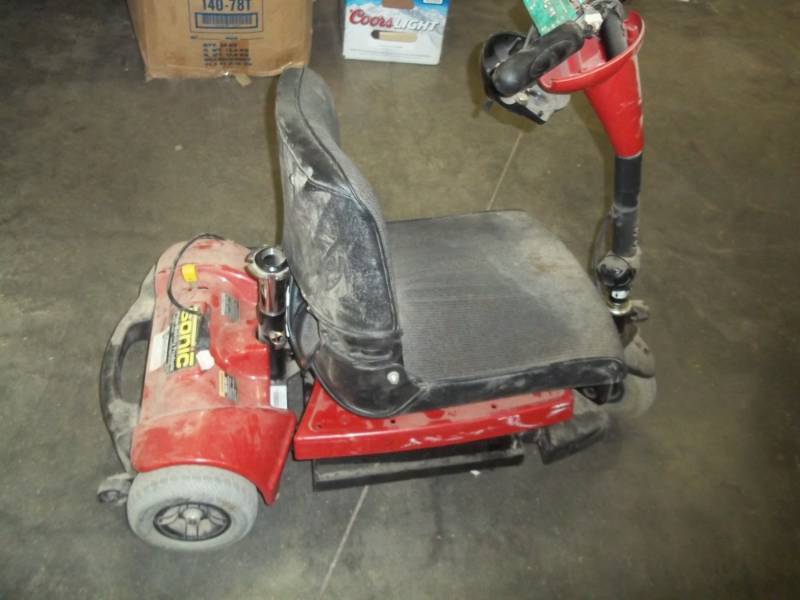 lot 223 image: Sonic  Mobility Scooter, need repair or use for parts