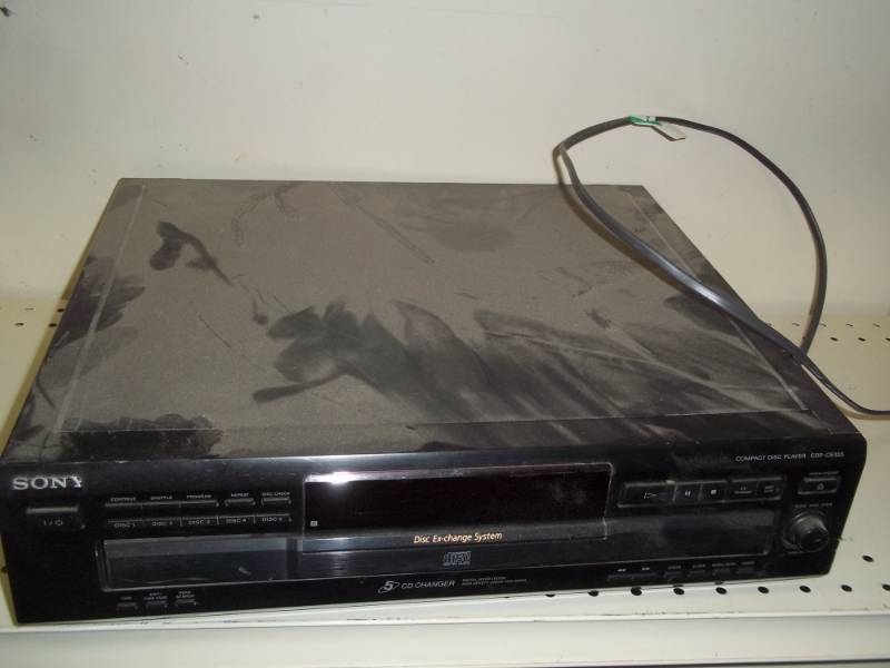 lot 232 image: Sony 5 CD Changer Model CDP-CE335