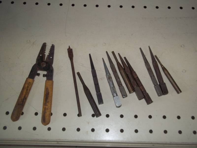 lot 242 image: Nail sets with wire stripper