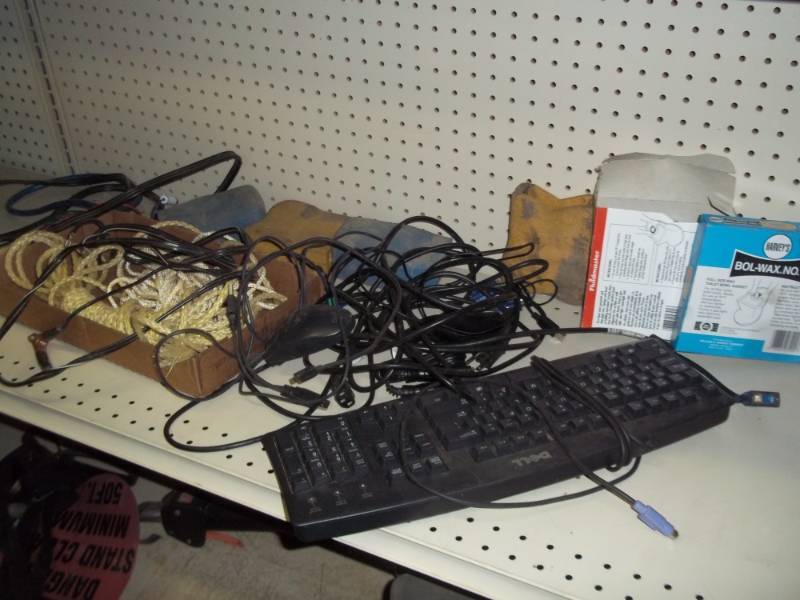 lot 243 image: Computer cables with keyboard, mouse and rope and misl.