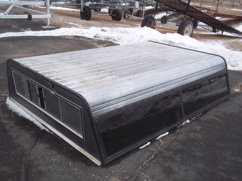 lot 252 image: Pickup Topper Came of 1979 Ford F-150 long box