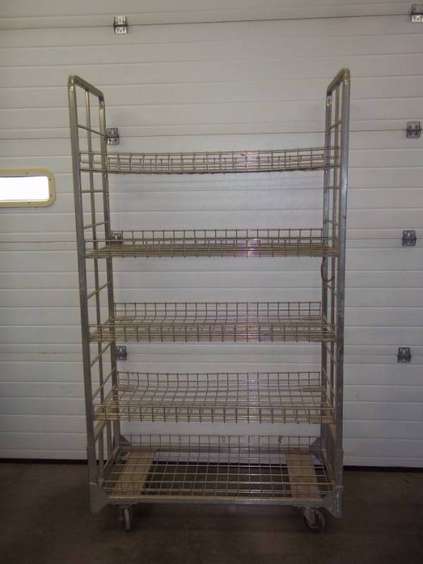 lot 258 image: Rolling Cart 43 x 21 x 77