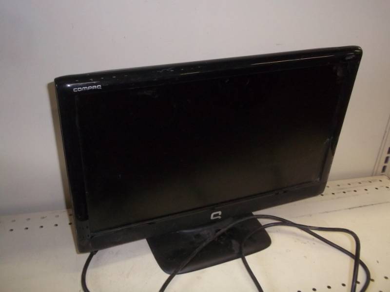 lot 271 image: Computer Monitor Compaq 18.5