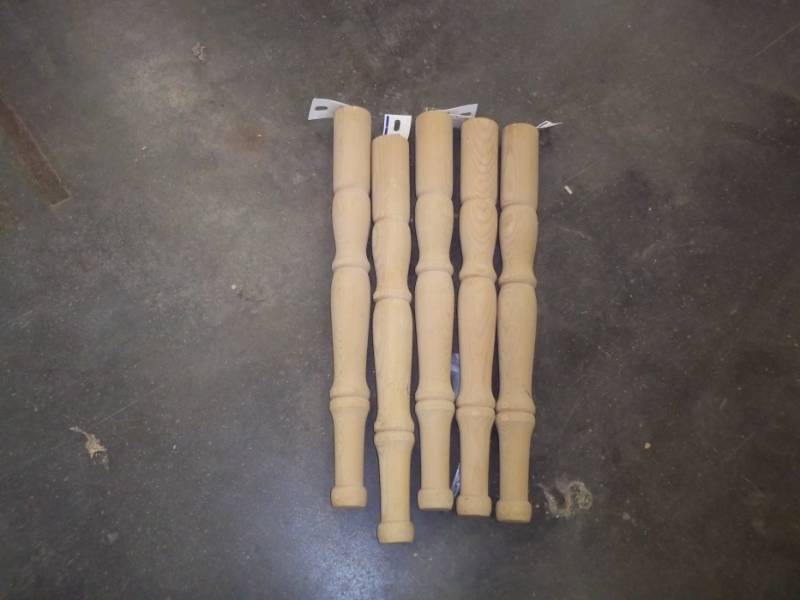 lot 276 image: 5 Table Legs 21