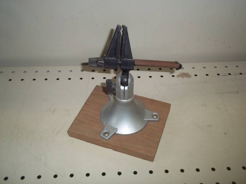 lot 283 image: Pana Vise
