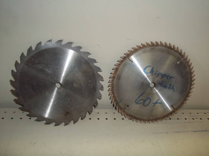 lot 293 image: Pair of 10 Saw Blades