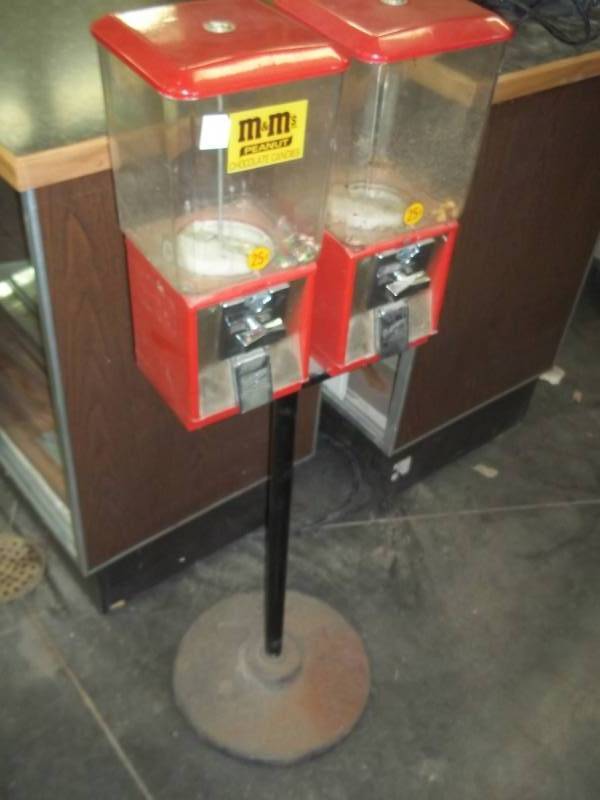 lot 303 image: Double Candy Machine