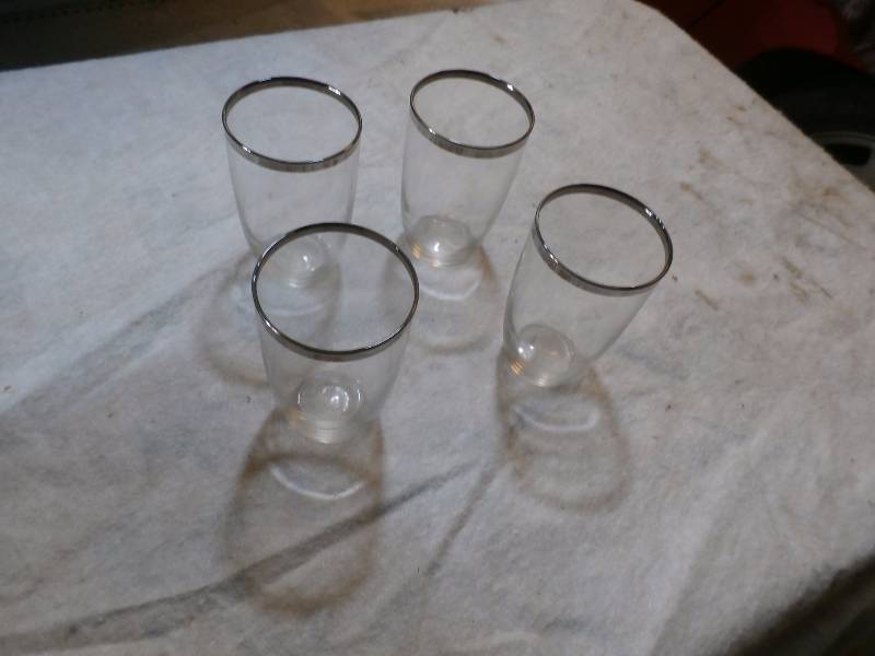 Set of (4) glasses