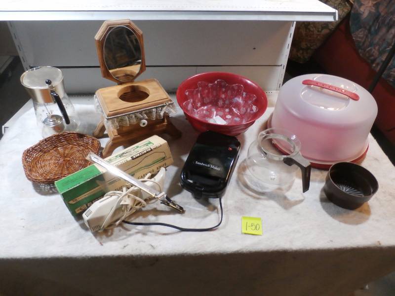 misc. items includes electric knife and sandwich maker