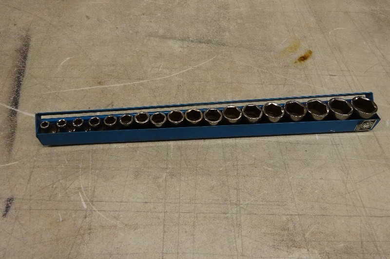 lot 5 image: Matco 18 pc socket set