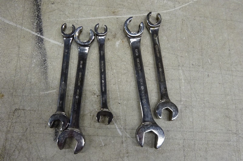 lot 28 image: Matco 5 pc brake wrenchs