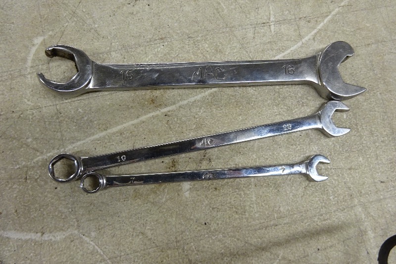 lot 39 image: Mac wrenchs