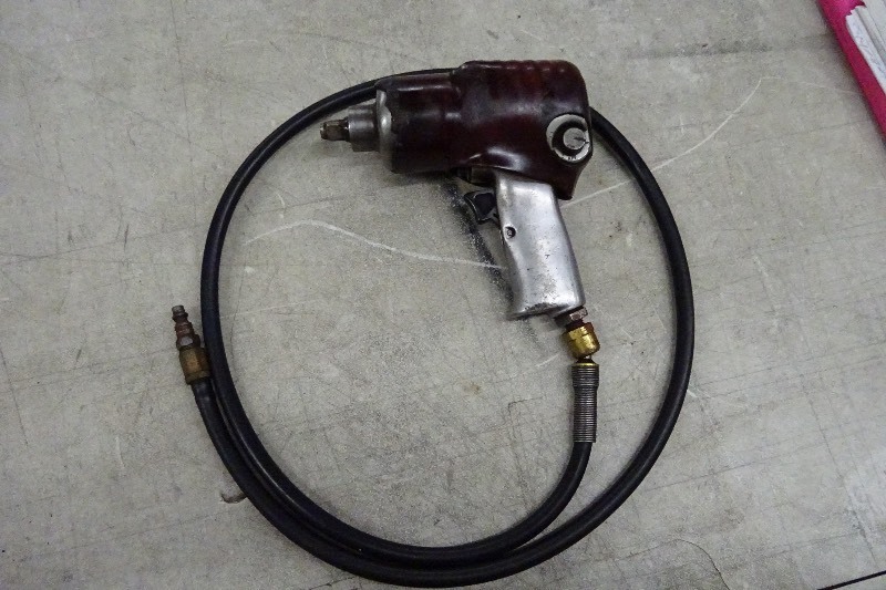 lot 56 image: Mac 12 air impact