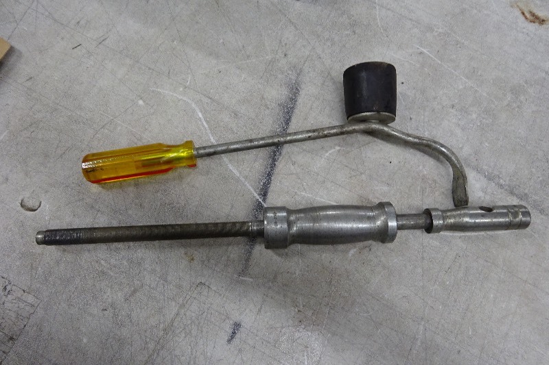 lot 68 image: Mac body tools