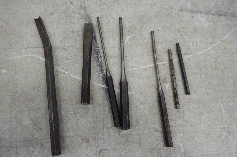 lot 71 image: Mac punches & Chisels