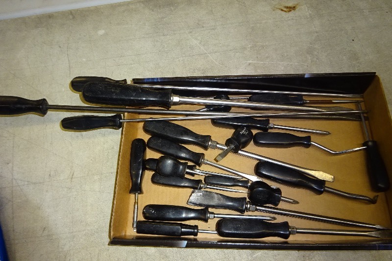 lot 81 image: Snap on screwdrivers