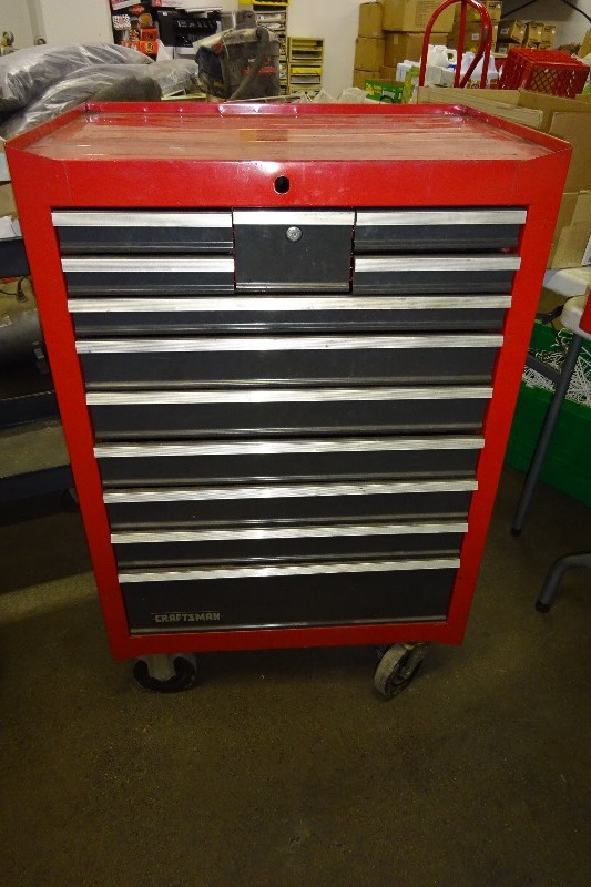 lot 1 image: Craftsman rolling tool box