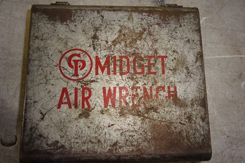 lot 9 image: Midget air wrench