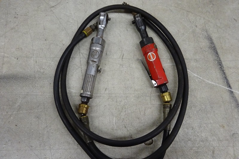 lot 11 image: 2 Air ratchets