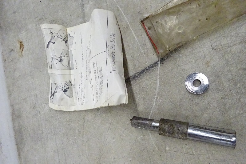 lot 21 image: Chevrolet head remover
