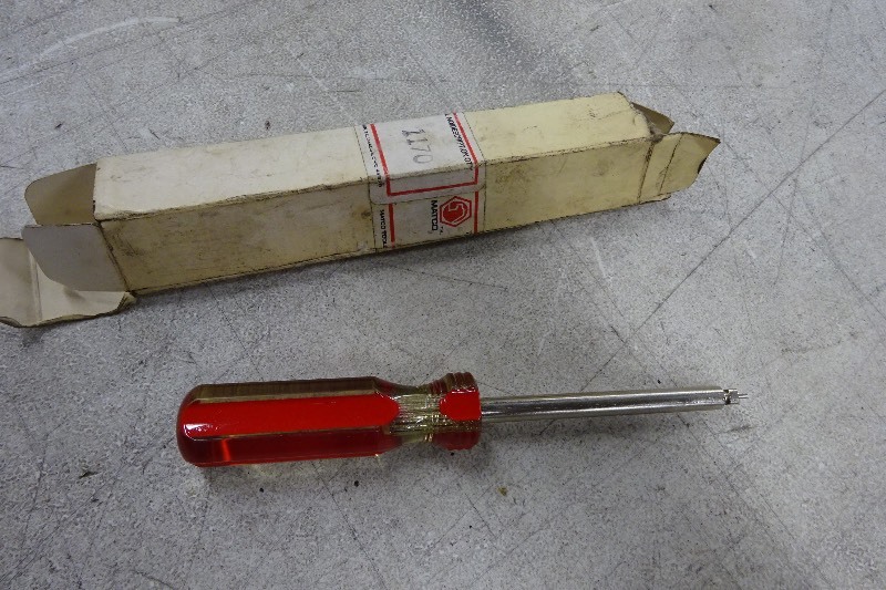 lot 22 image: Matco Part 1170 tool snap ring remover
