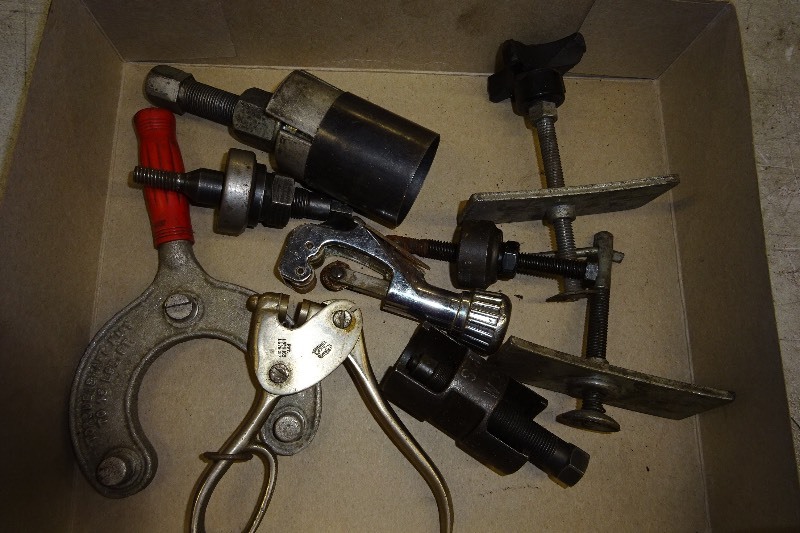 lot 24 image: Specialty tools