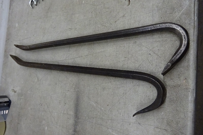 lot 42 image: 2 pry bars