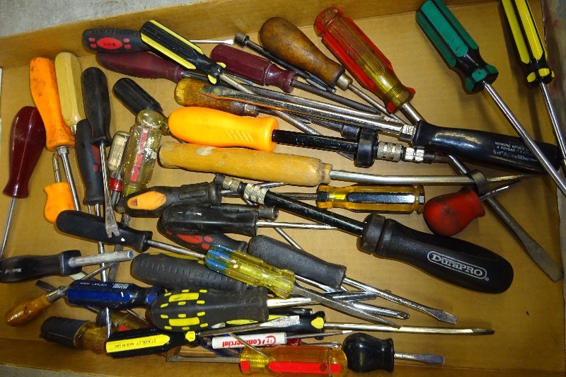 lot 44 image: Screwdrivers