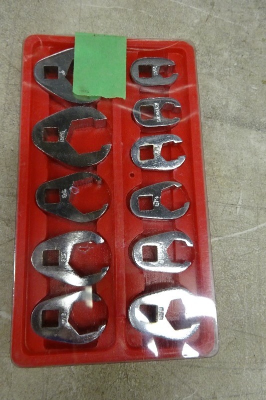 lot 46 image: Claw wrench