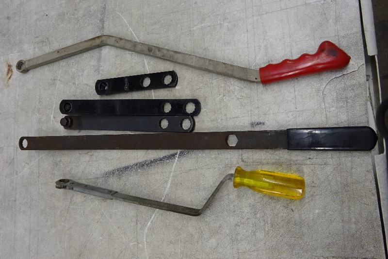 lot 51 image: Bars for setting belts