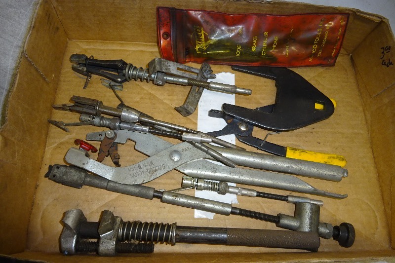 lot 56 image: Specialty tools