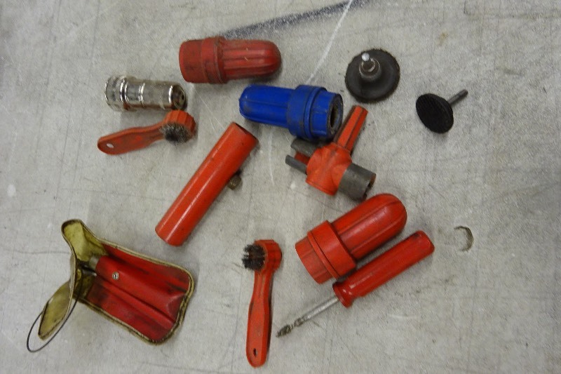 lot 67 image: Battery post cleaners