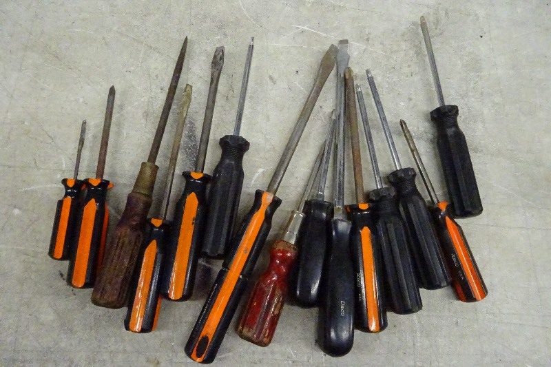 lot 69 image: Screwdrivers