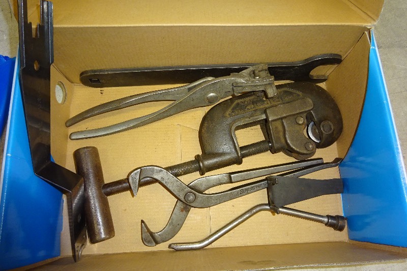 lot 77 image: Ridgid, snap on, ford tools