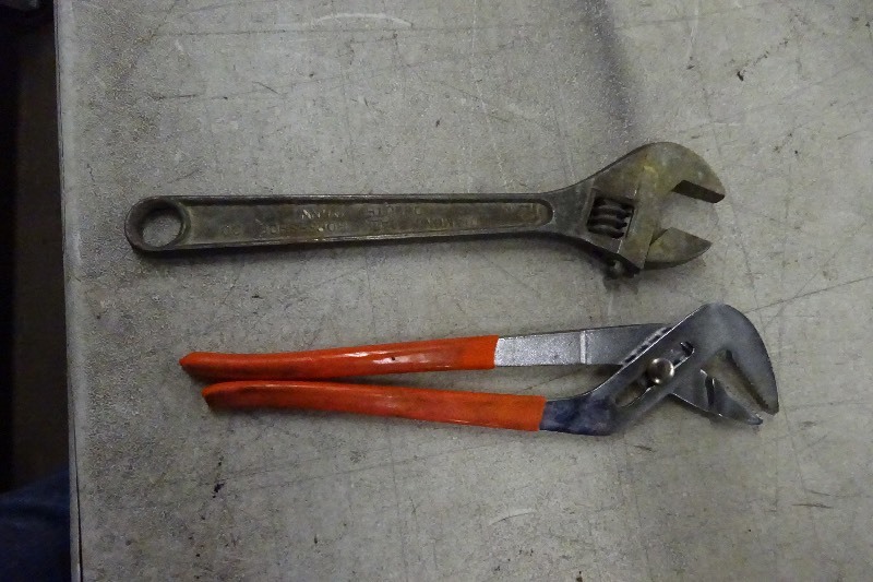 lot 83 image: Adjustable pliers and