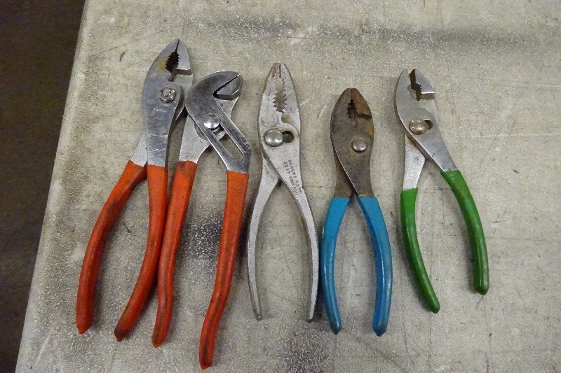 lot 84 image: Pliers