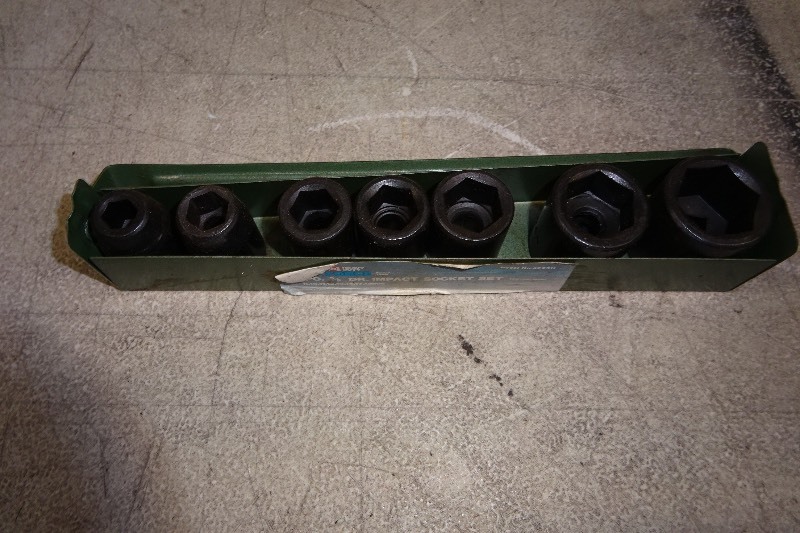 lot 89 image: Impact sockets