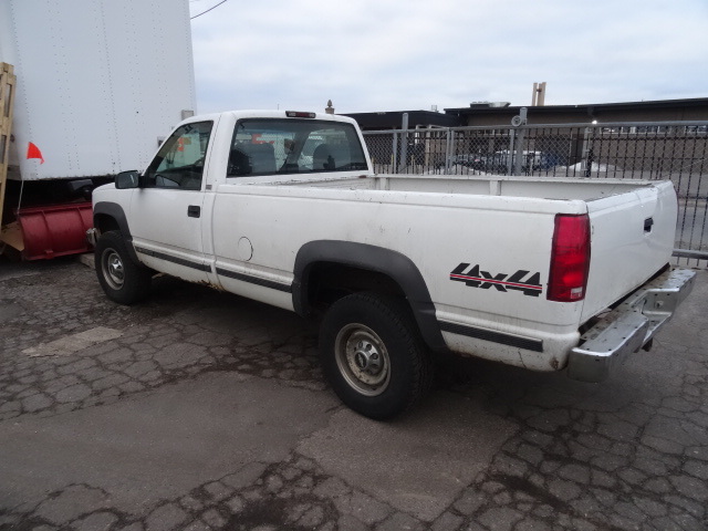 lot 1A image: 1996 Chevy 2500