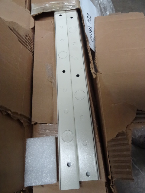 lot 4 image: Pallet of Wire Mold Plug Mold